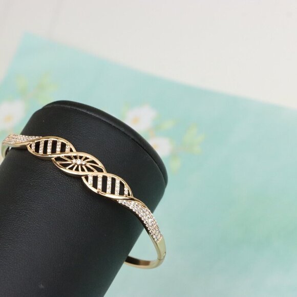 Rose Gold Twist Design CZ Bangle for Women, XPBL0529 - Picture 8 of 12